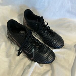 Nike soccer cleats size 4Y